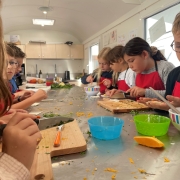 Le Valais veut promouvoir l'alimentation locale avec une cuisine mobile
